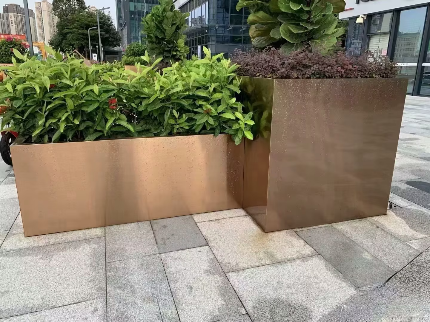 无锡太湖鼋头渚景区及蠡湖之光花箱定制项目：泉州星灿家具有限公司标杆工程案例